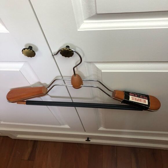 NWT: Metropolis Deluxe Coat & Suit Hanger - Picture 2 of 13